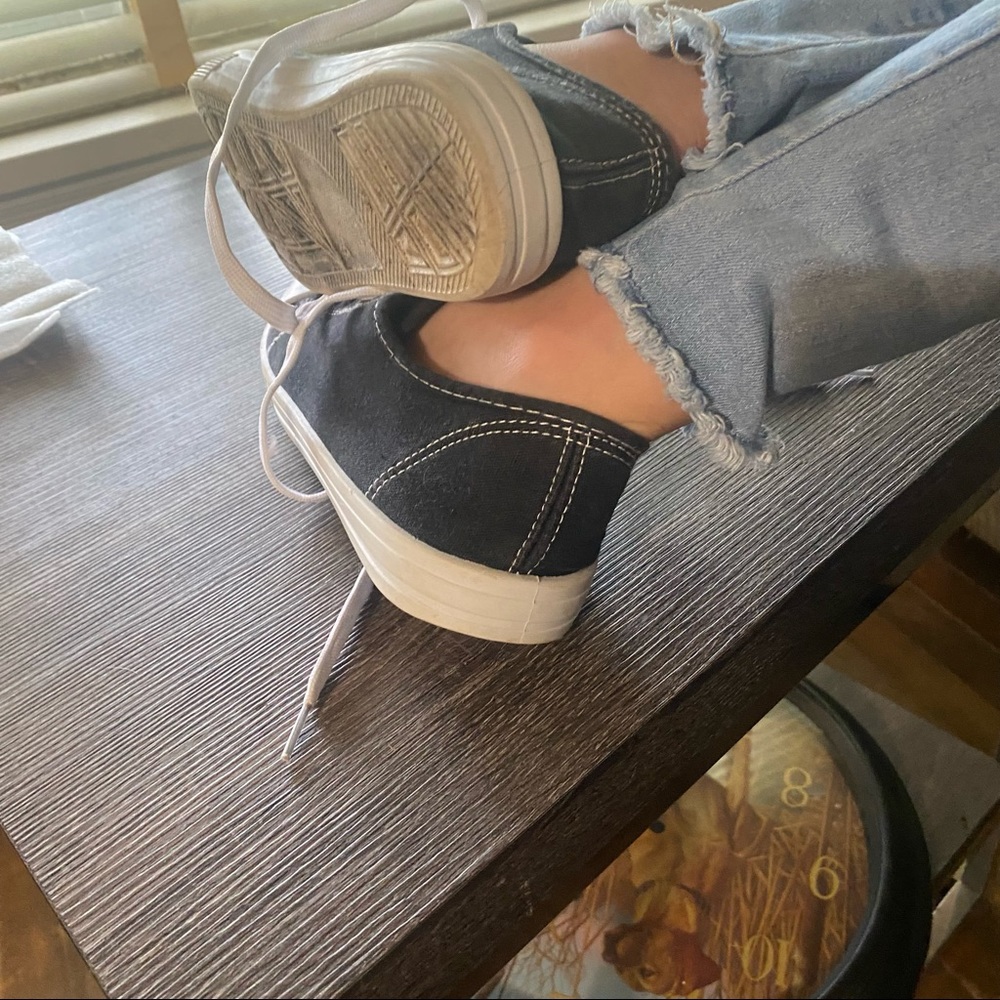 Shoes - Picture 2 of 9